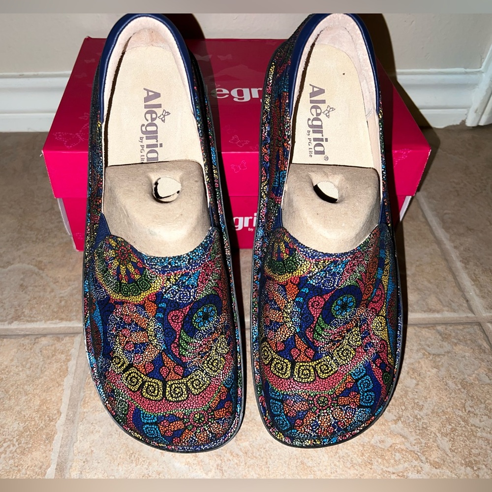 Women’s Algeria Clog shoes in European Size 41.